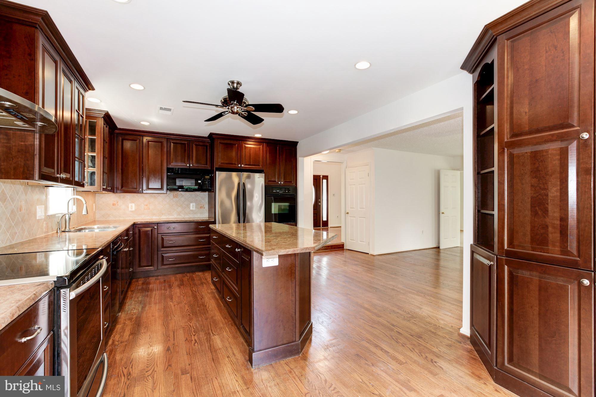 1813 Middlebridge Drive Silver Spring, MD 20906 - Photo 8 of 16 Kitchen