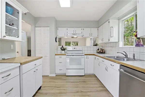 $244,900 | 4417 Black Forest Way, Gainesville, FL 32605