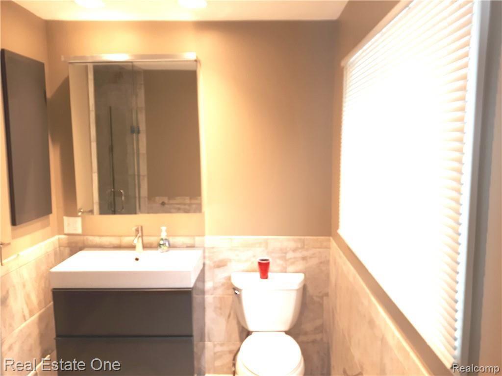 1804 Ruby Avenue Rochester Hills, MI 48309 - Photo 16 of 24