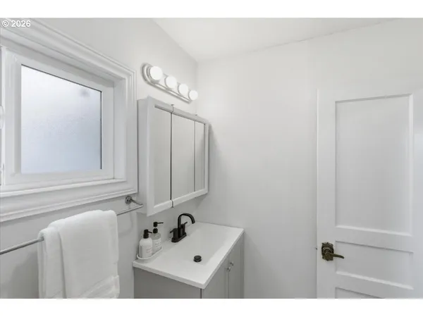 $343,900 | 2355 Hyde Street Southeast, Salem, OR 97301
