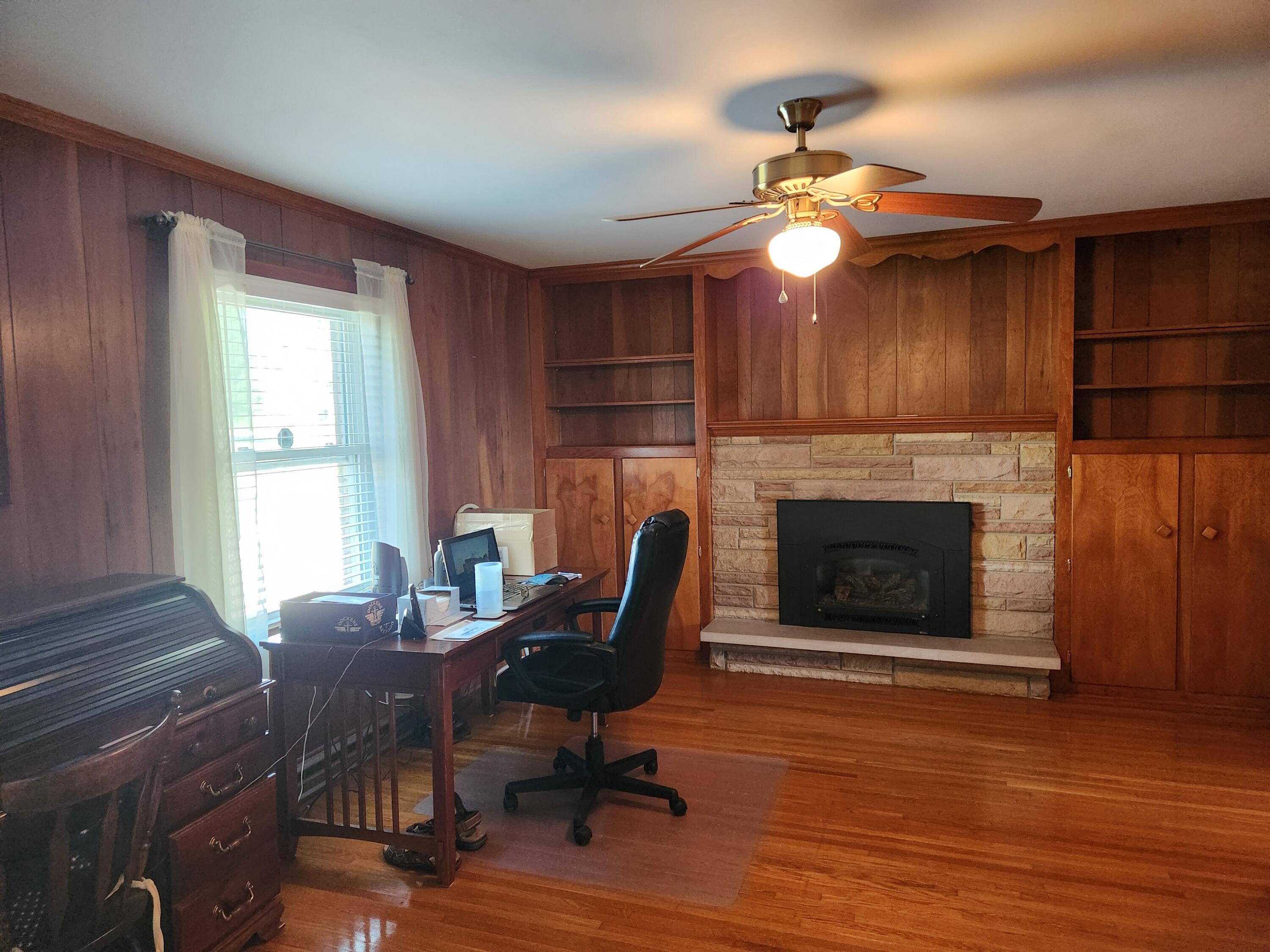 79 Elmridge Road Mansfield, OH 44907 - Photo 3 of 20 Family Room/Office