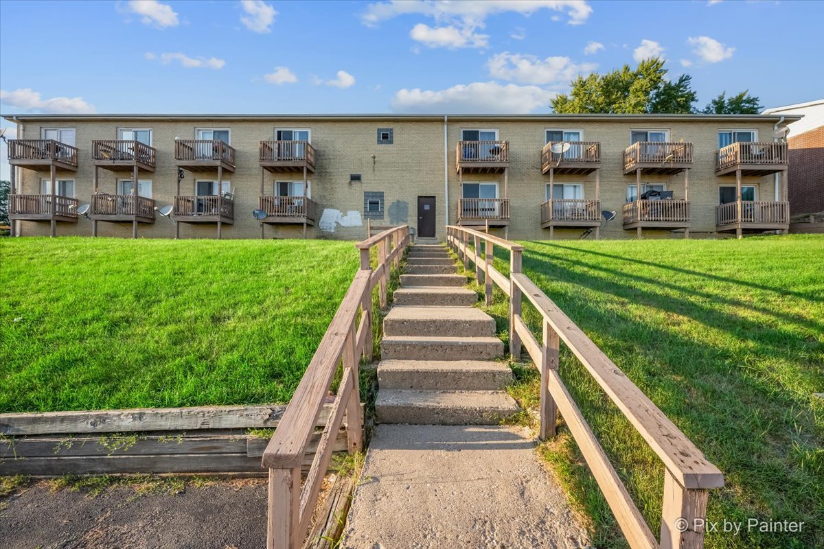 821 Bode Road, Unit 8 Elgin, IL 60120 - Photo 23 of 27 Gallery Image 23
