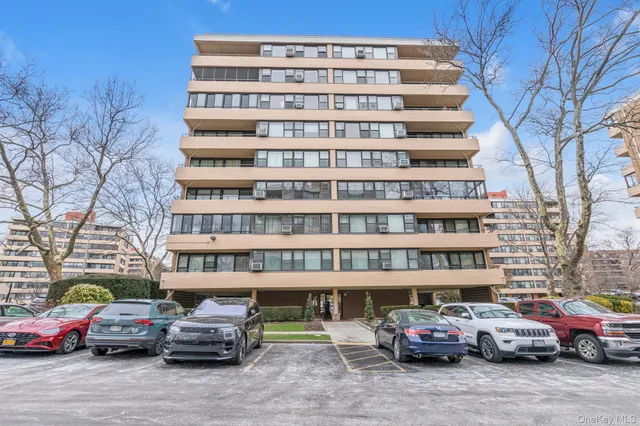 $420,000 | 162-11 9th Avenue, Unit 7B | Beechhurst