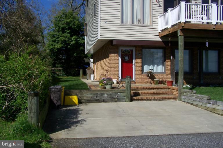 2005 Shore Drive Edgewater, MD 21037 - Photo 25 of 29 a view of a house with sitting area and garden