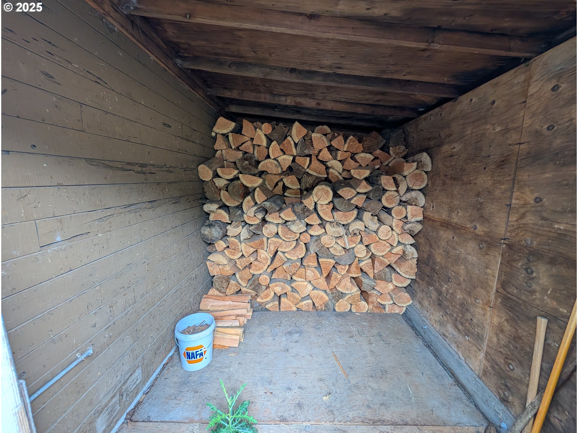 71168 Valley View Road Elgin, OR 97827 - Photo 19 of 32 a view of an empty room