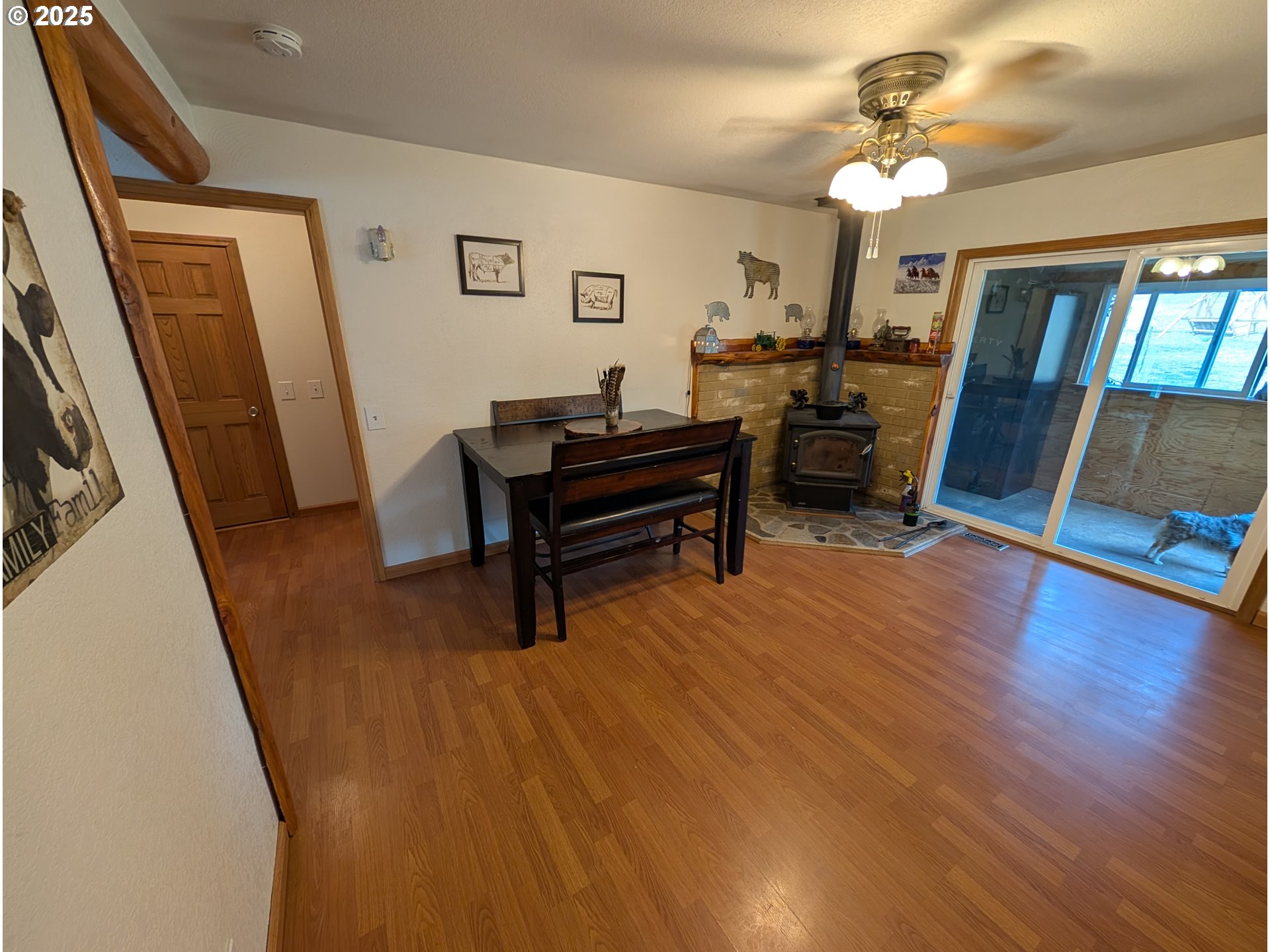 71168 Valley View Road Elgin, OR 97827 - Photo 4 of 32 a living room with furniture and a wooden floor