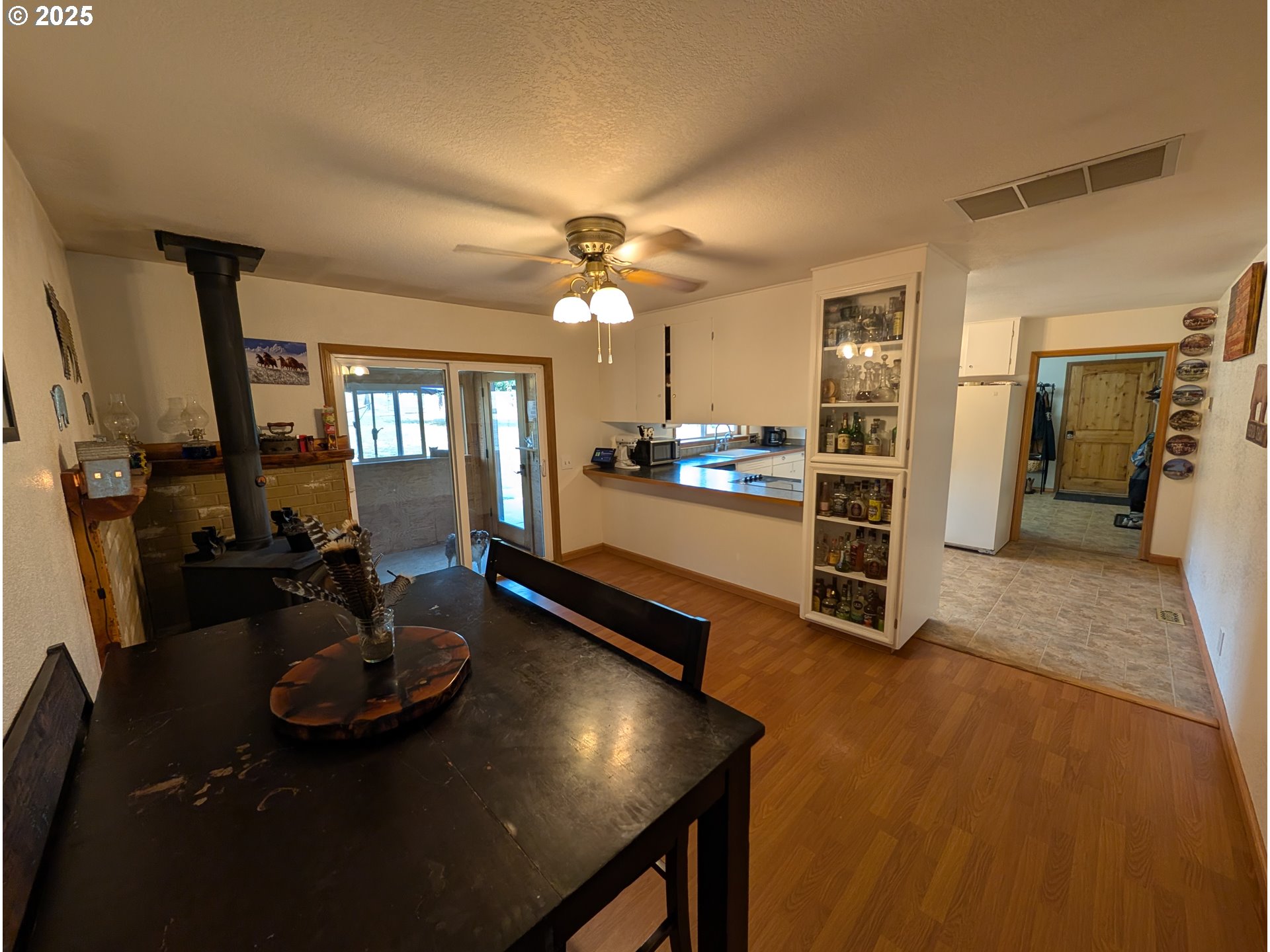 71168 Valley View Road Elgin, OR 97827 - Photo 5 of 32 a living room with furniture and a flat screen tv