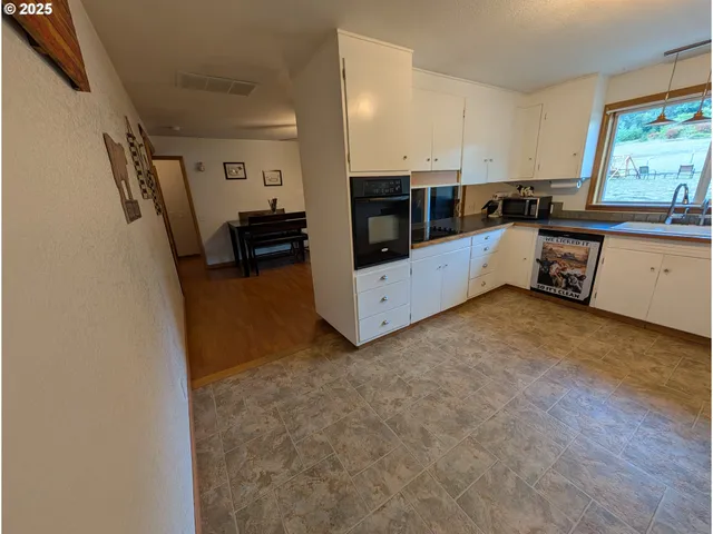 $599,000 | 71168 Valley View Road, Elgin, OR 97827