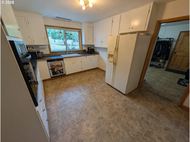 $599,000 | 71168 Valley View Road, Elgin, OR 97827