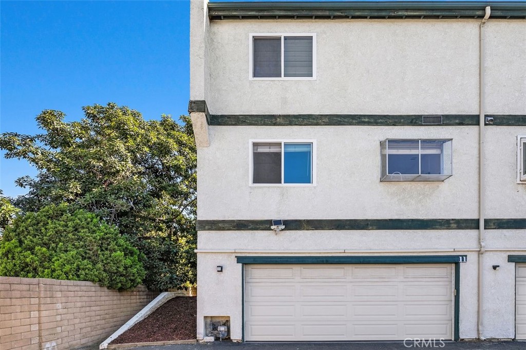 428 West First Street Tustin, CA 92780 - Photo 28 of 35 a side view of a building