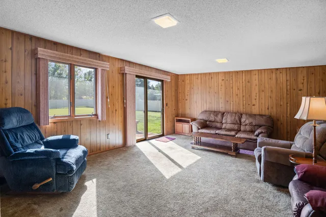 $299,900 | 1942 Eddy Street, Hastings, MN 55033