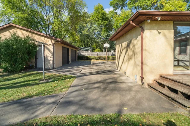 $299,900 | 1942 Eddy Street, Hastings, MN 55033