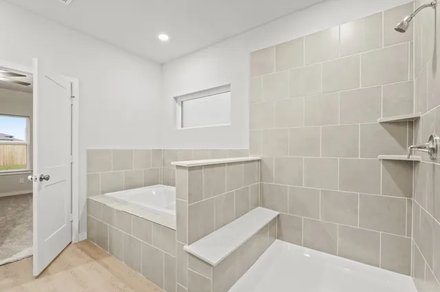 $349,900 | 141 Byu Bnd Boulevard, Angleton, TX 77515