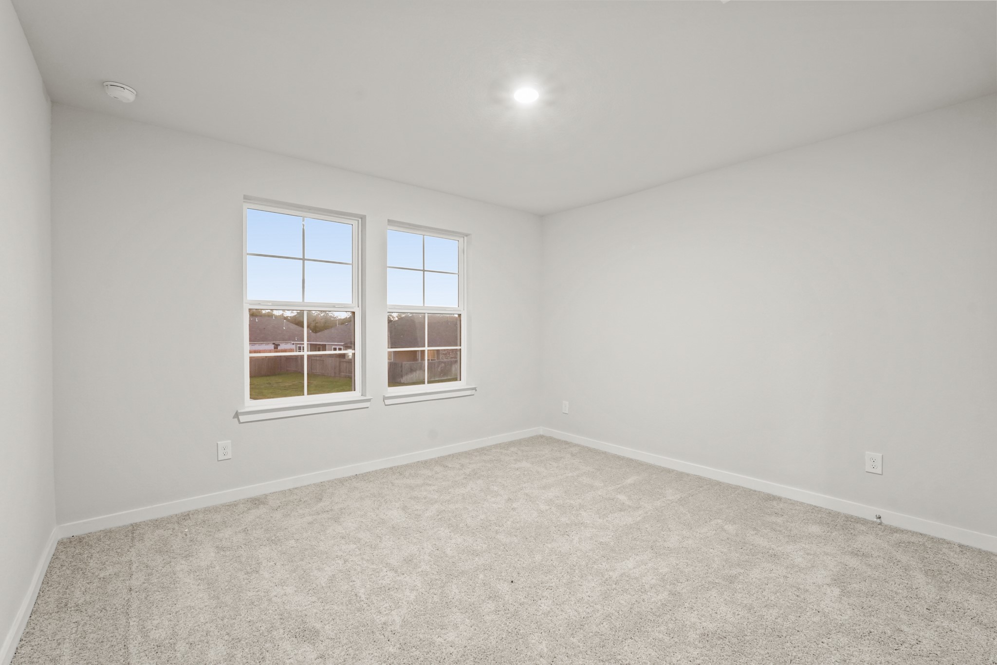 141 Byu Bnd Boulevard Angleton, TX 77515 - Photo 17 of 26 an empty room with a window