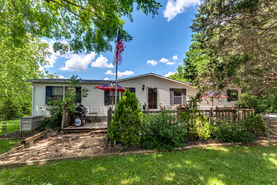 358 Piney Road Kodak, TN 37764 - Photo 1 of 27 001170602-4-358PineyRdKodakTN-SCREEN SIZ