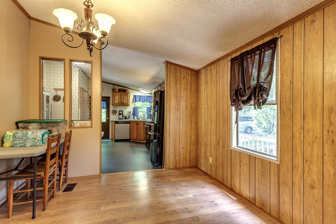 358 Piney Road Kodak, TN 37764 - Photo 11 of 27 015170602-4-358PineyRdKodakTN-SCREEN SIZ