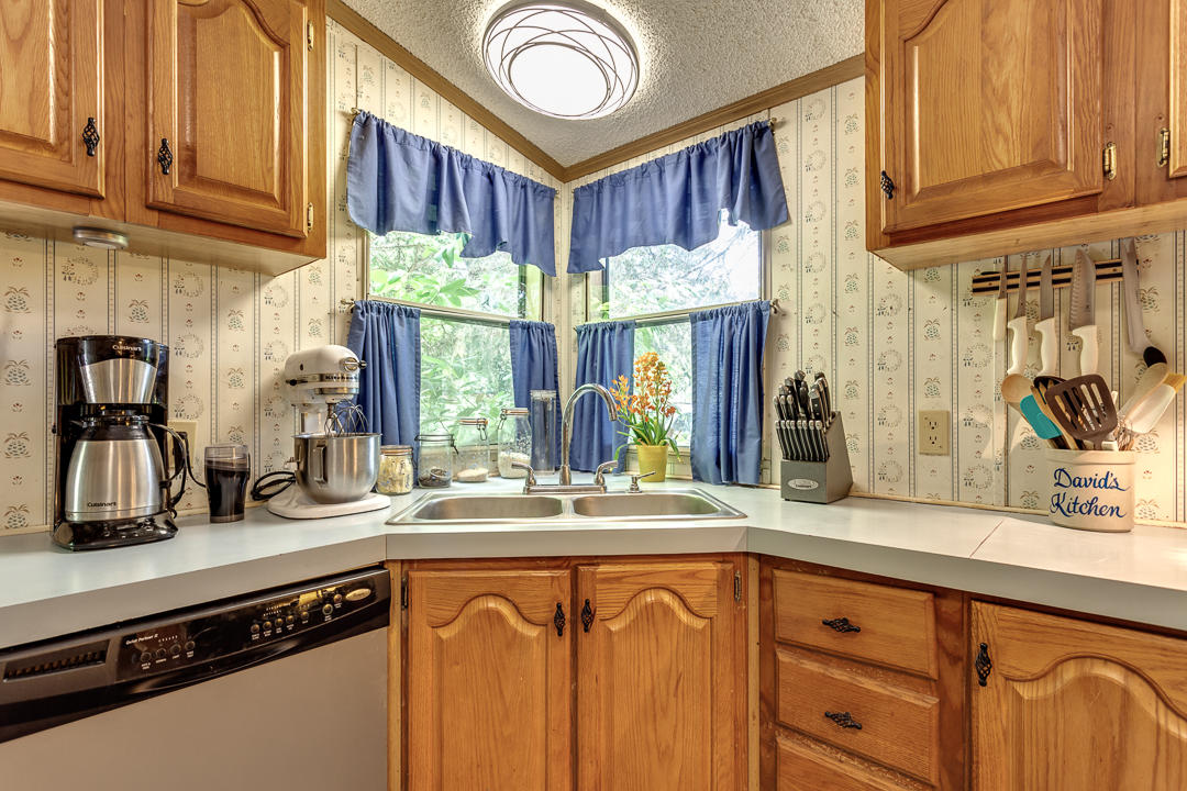 358 Piney Road Kodak, TN 37764 - Photo 14 of 27 021170602-4-358PineyRdKodakTN-SCREEN SIZ