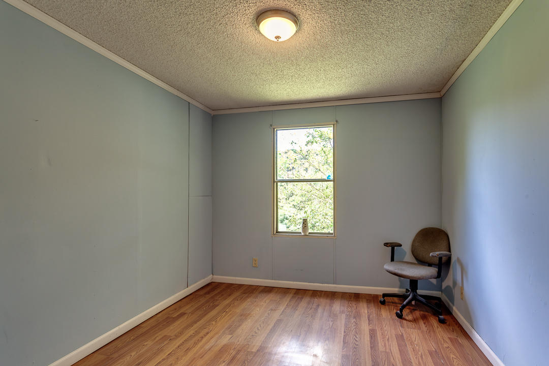 358 Piney Road Kodak, TN 37764 - Photo 17 of 27 024170602-4-358PineyRdKodakTN-SCREEN SIZ