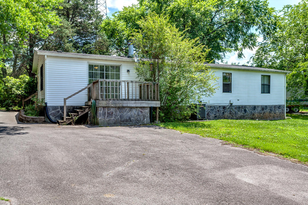 358 Piney Road Kodak, TN 37764 - Photo 22 of 27 030170602-4-358PineyRdKodakTN-SCREEN SIZ
