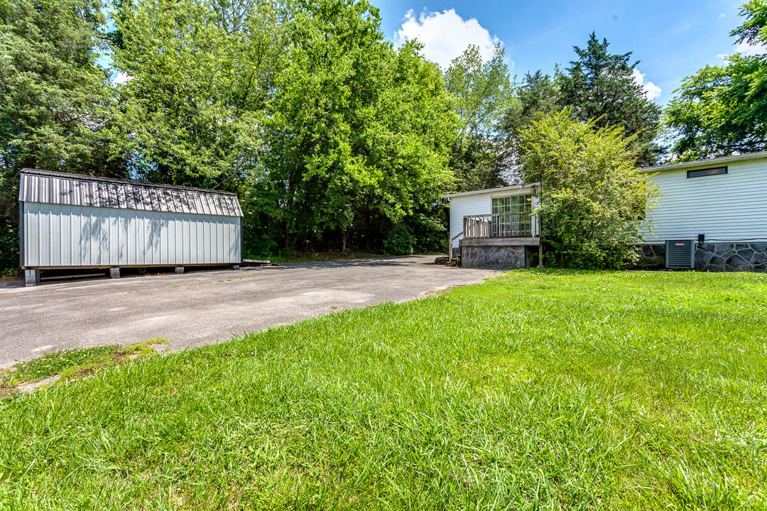 358 Piney Road Kodak, TN 37764 - Photo 23 of 27 031170602-4-358PineyRdKodakTN-SCREEN SIZ