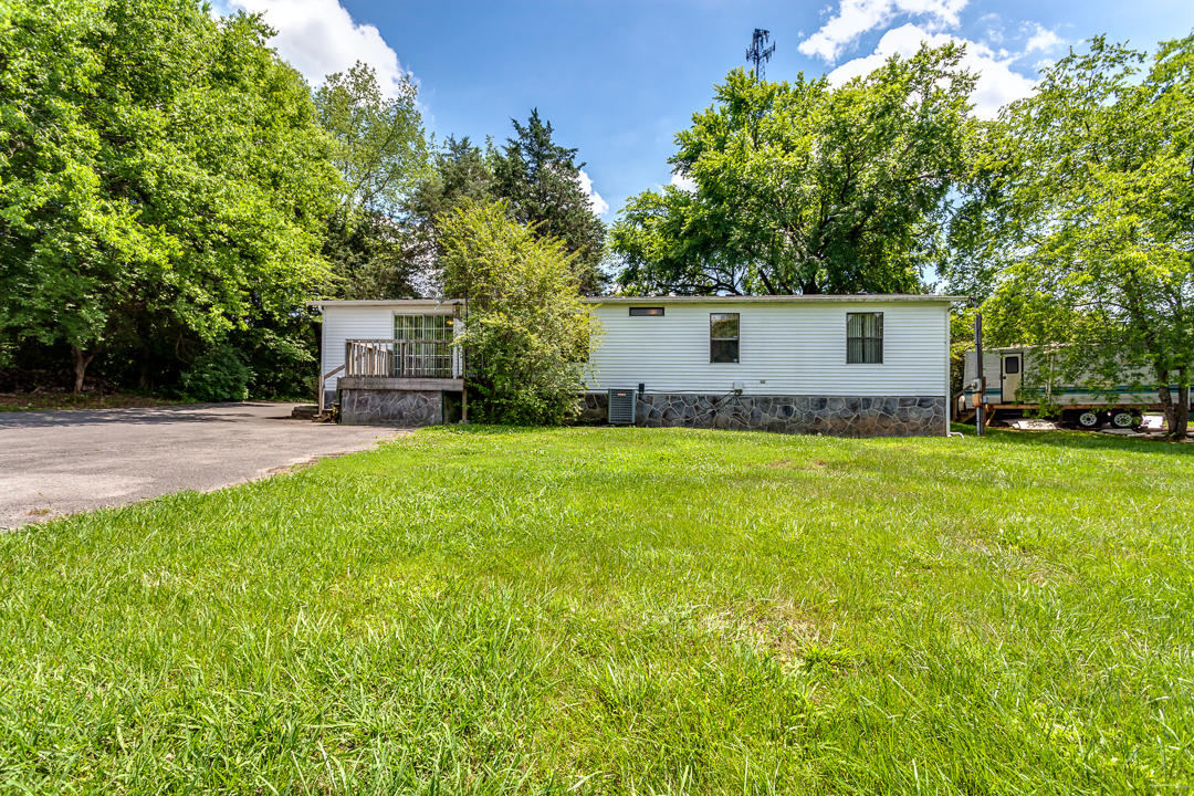 358 Piney Road Kodak, TN 37764 - Photo 24 of 27 032170602-4-358PineyRdKodakTN-SCREEN SIZ