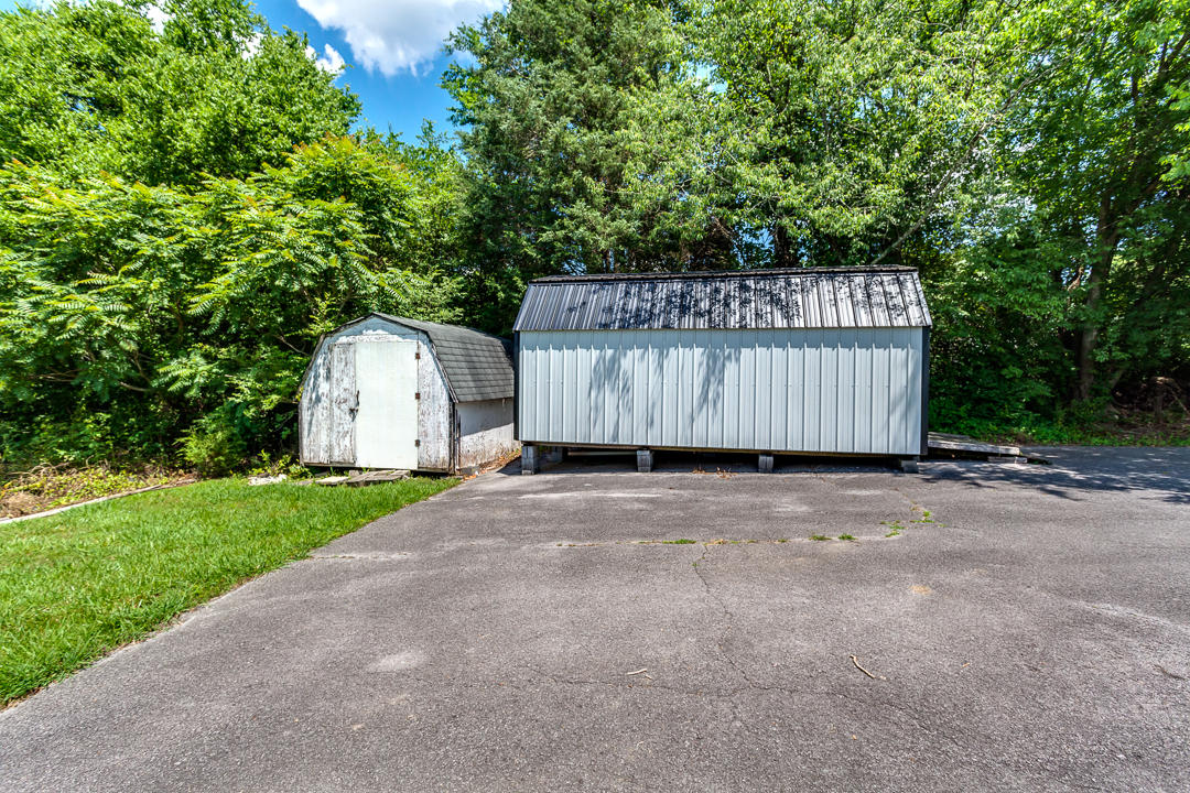 358 Piney Road Kodak, TN 37764 - Photo 25 of 27 033170602-4-358PineyRdKodakTN-SCREEN SIZ