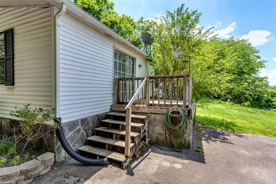 358 Piney Road Kodak, TN 37764 - Photo 26 of 27 034170602-4-358PineyRdKodakTN-SCREEN SIZ