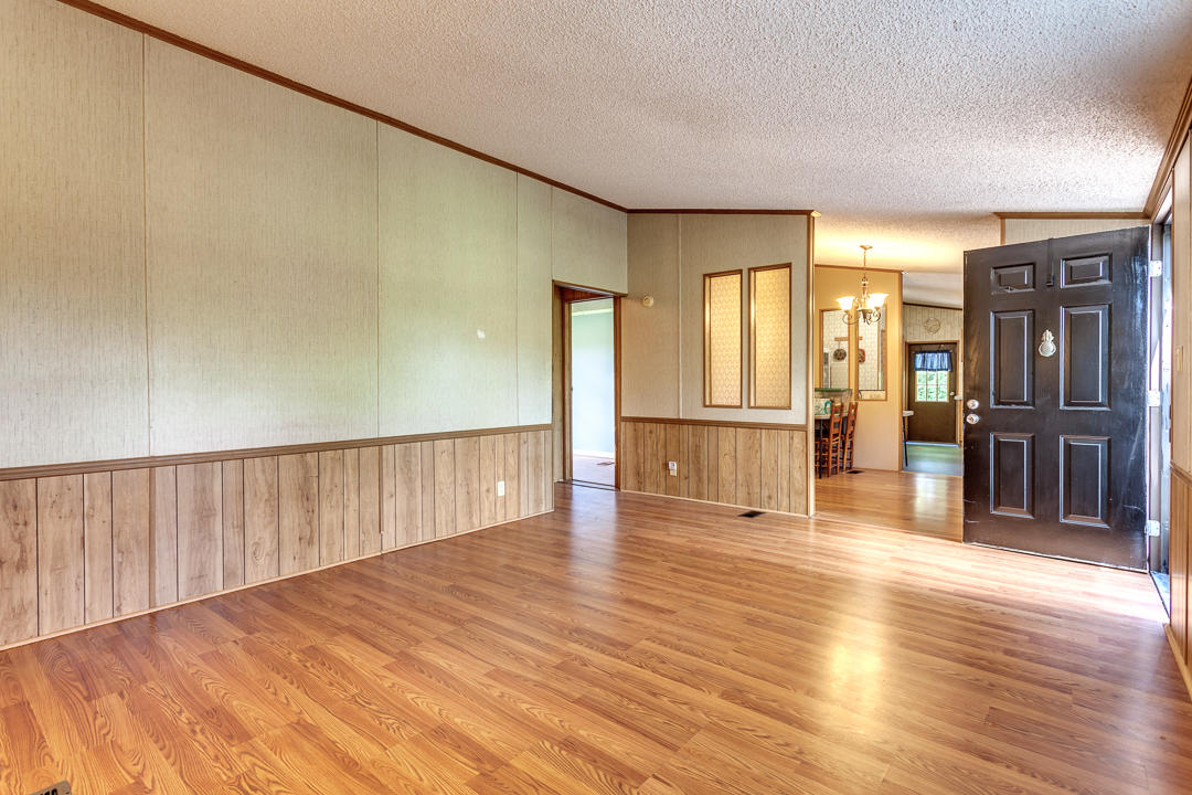 358 Piney Road Kodak, TN 37764 - Photo 6 of 27 008170602-4-358PineyRdKodakTN-SCREEN SIZ