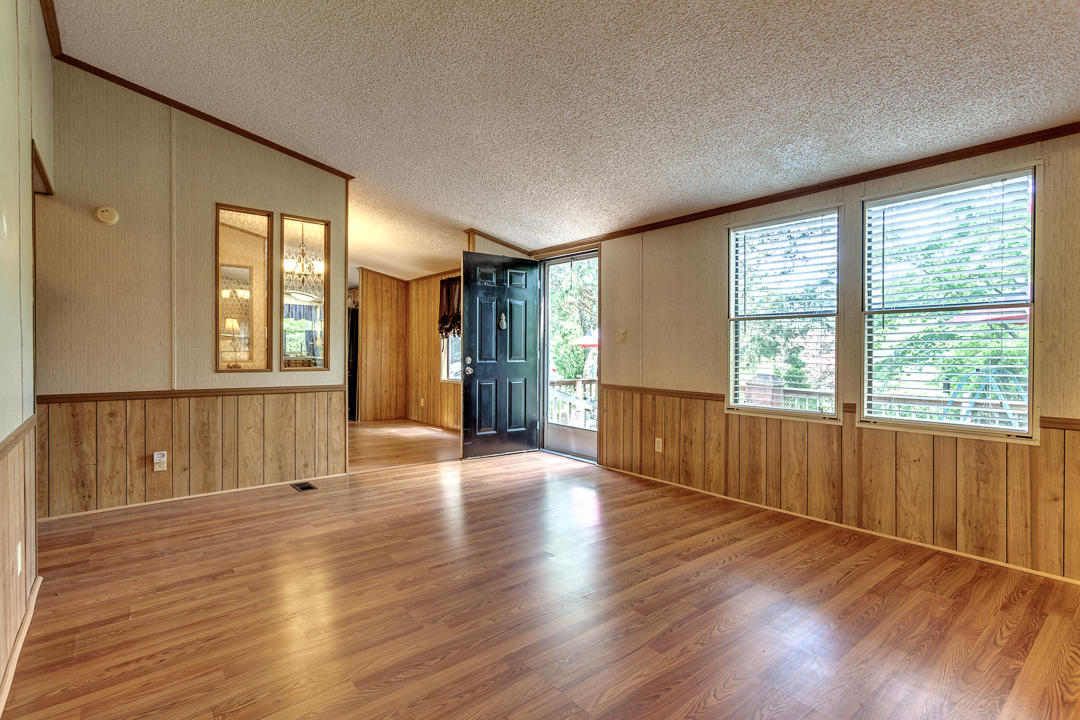 358 Piney Road Kodak, TN 37764 - Photo 7 of 27 009170602-4-358PineyRdKodakTN-SCREEN SIZ