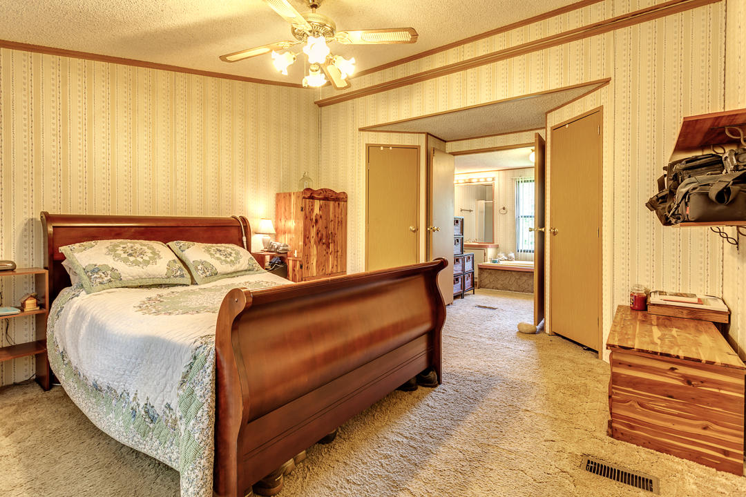 358 Piney Road Kodak, TN 37764 - Photo 8 of 27 011170602-4-358PineyRdKodakTN-SCREEN SIZ
