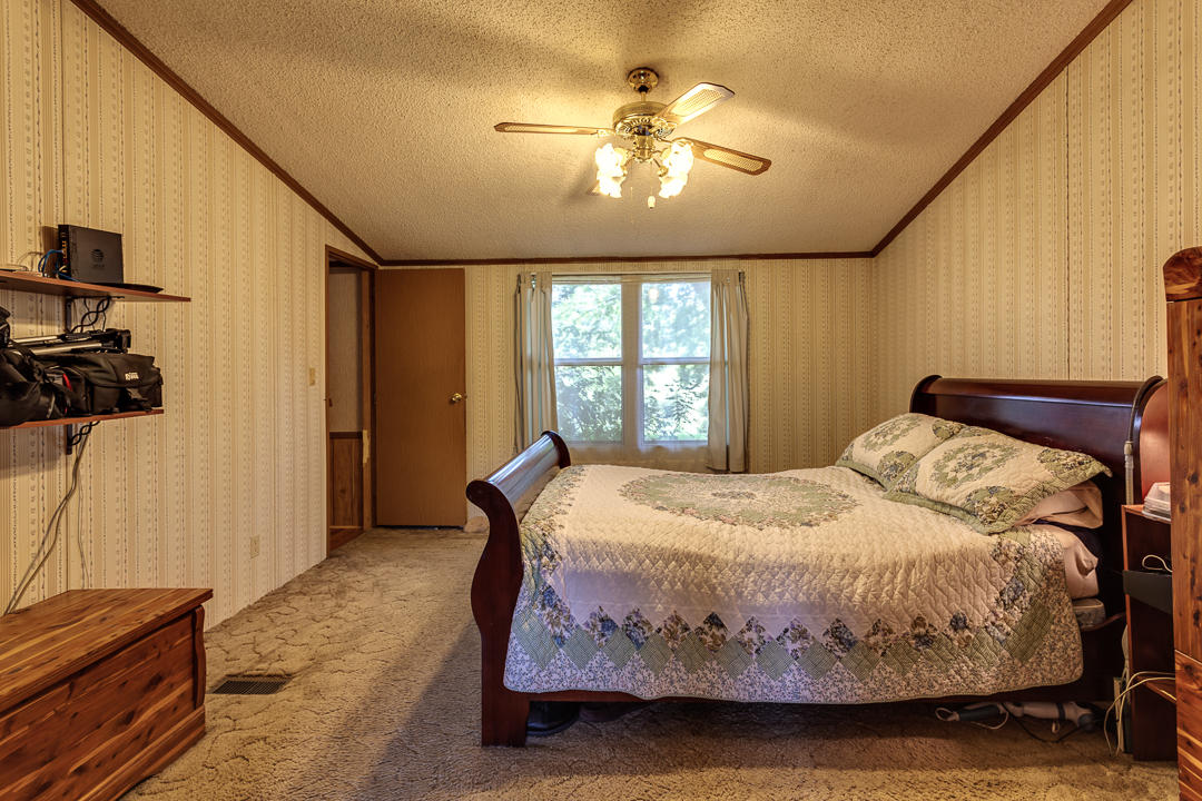 358 Piney Road Kodak, TN 37764 - Photo 9 of 27 013170602-4-358PineyRdKodakTN-SCREEN SIZ