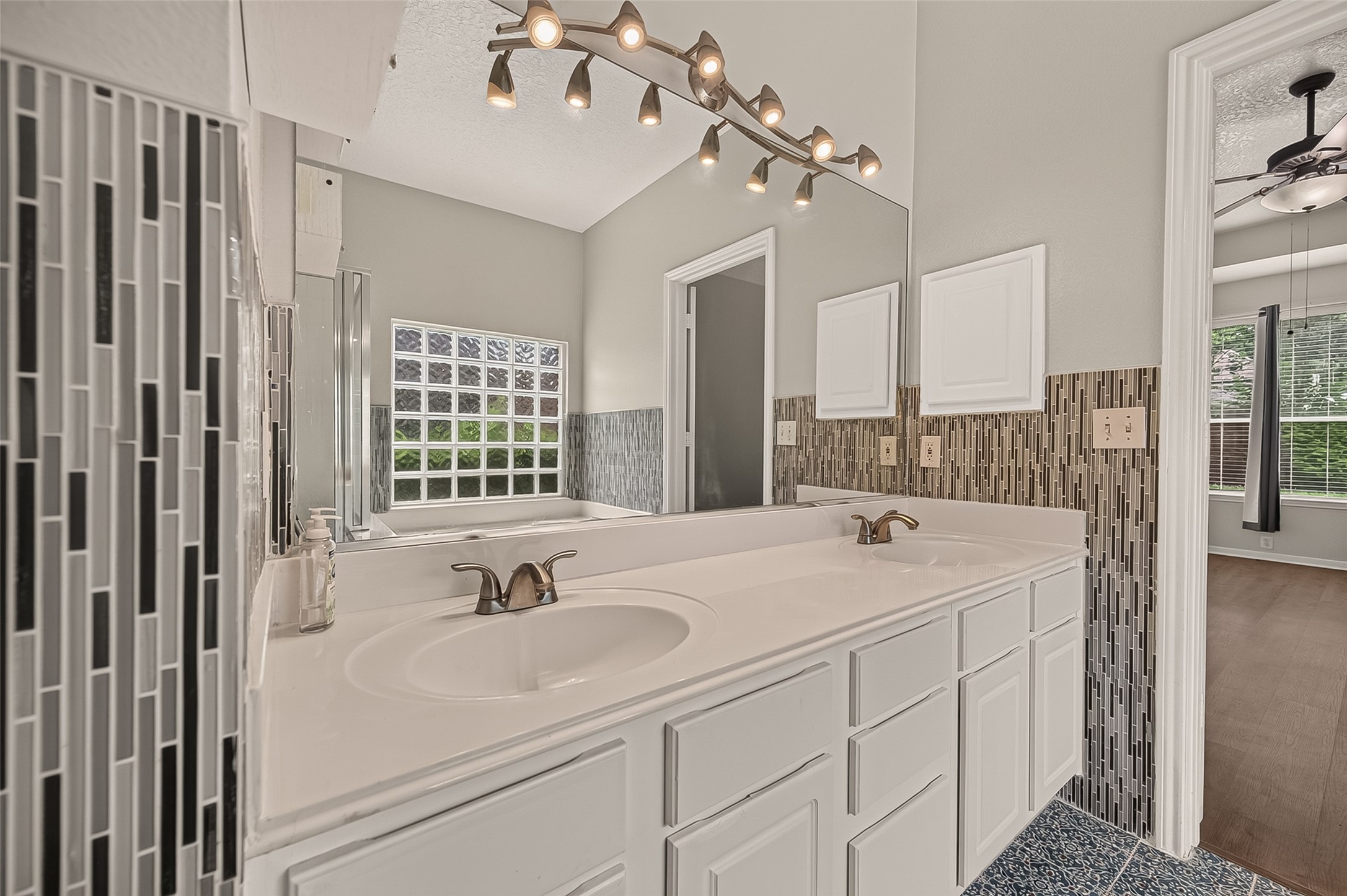 11218 Timbertree Lane Houston, TX 77070 - Photo 43 of 50