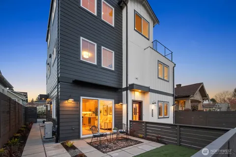 $725,000 | 1004 North 48th Street, Unit B, Seattle, WA 98103