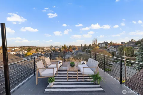 $725,000 | 1004 North 48th Street, Unit B, Seattle, WA 98103
