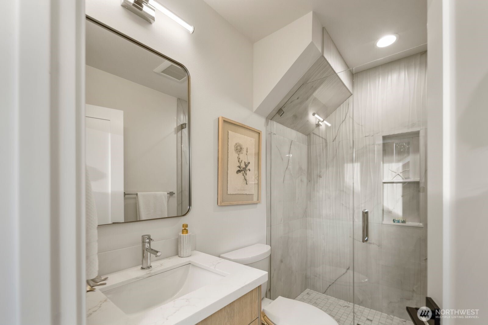 1004 North 48th Street, Unit B Seattle, WA 98103 - Photo 5 of 6