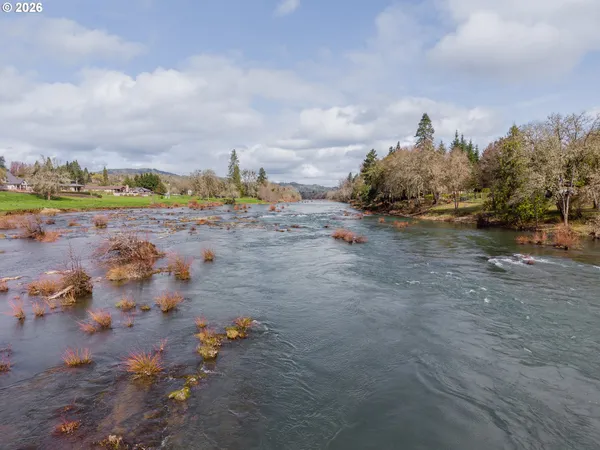 $1,250,000 | 1330 Fisher Road, Roseburg, OR 97471