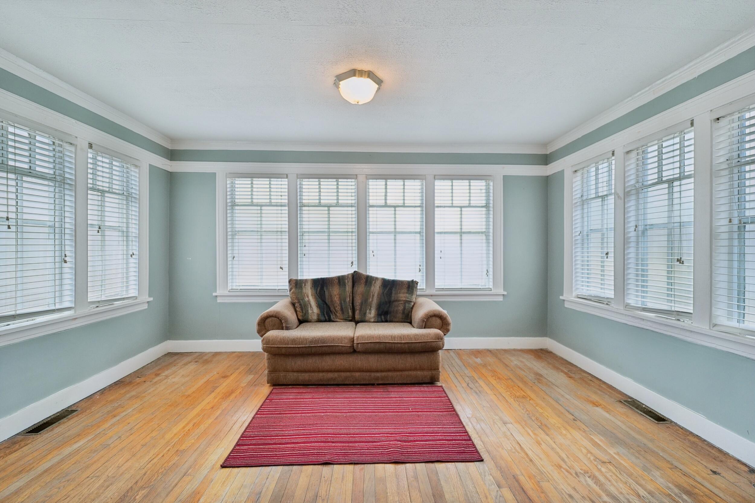 568 Johnson Street Gary, IN 46402 - Photo 9 of 27 2500x1666