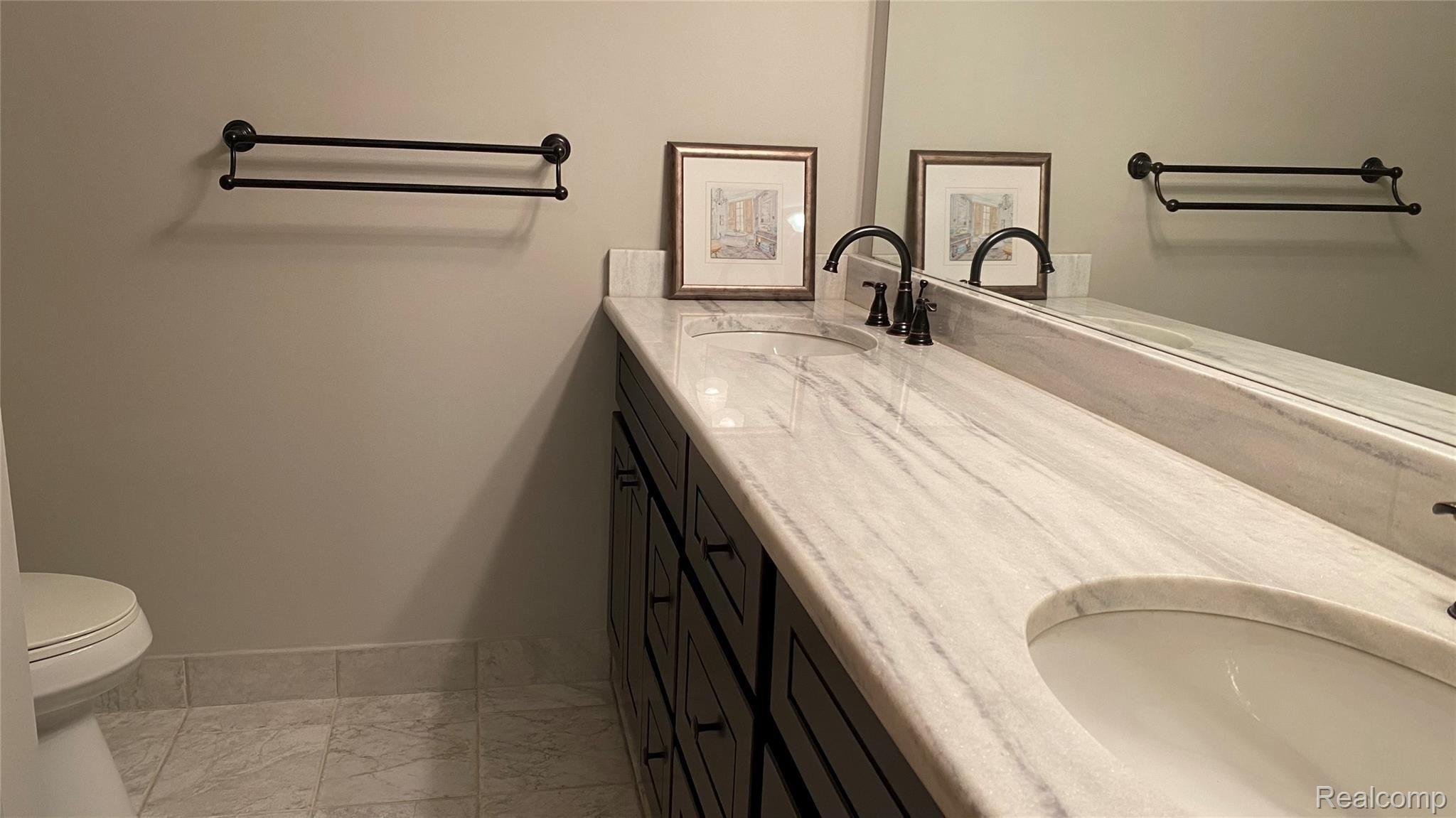 3099 Baypoint Drive Rochester, MI 48309 - Photo 21 of 32 IMG_3469.jpg