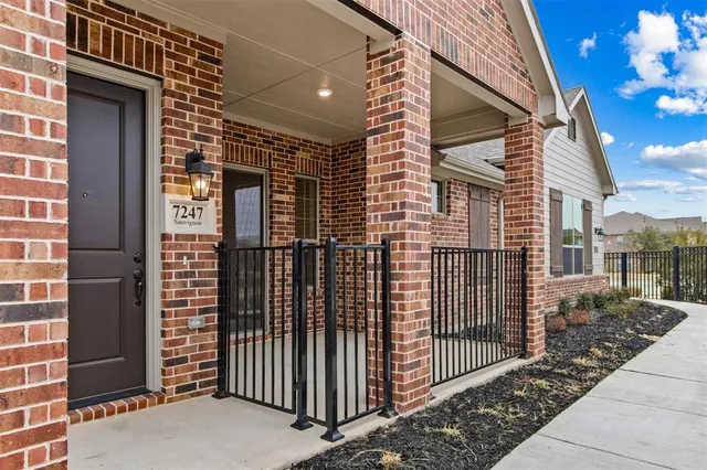 $360,900 | 7247 Sauvignon Way, Grand Prairie, TX 75054