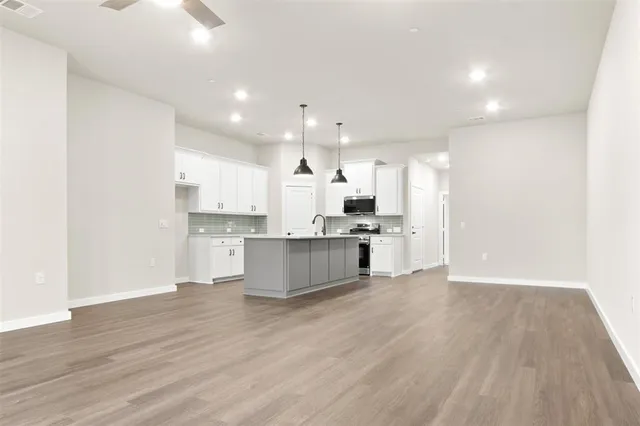 $360,900 | 7247 Sauvignon Way, Grand Prairie, TX 75054