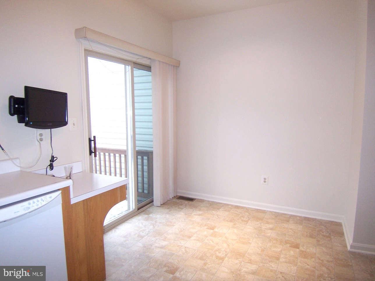 29 Bank Spring Court Owings Mills, MD 21117 - Photo 7 of 16 a very nice looking room with a large window