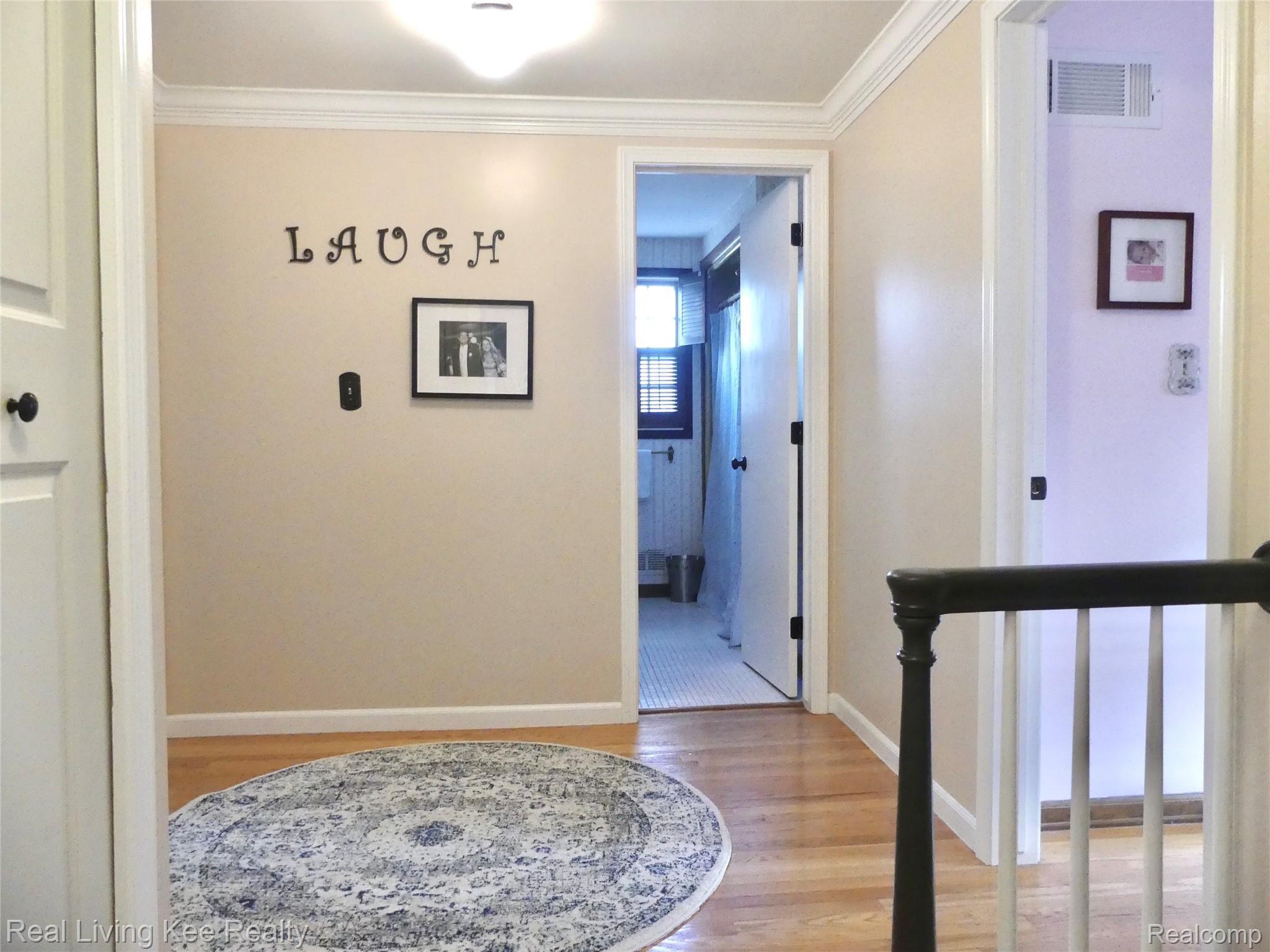 137 Aintree Road Rochester, MI 48306 - Photo 29 of 48 Spacious upstairs hallway