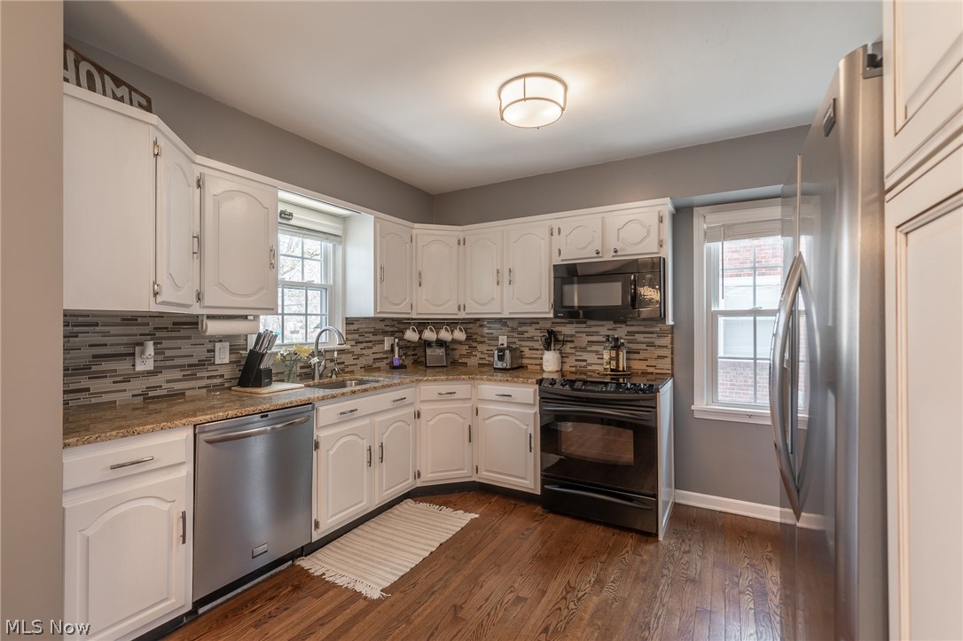 5239 Mayview Road Cleveland, OH 44124 - Photo 5 of 24