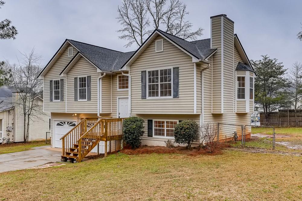 105 Villa Rosa Way Temple, GA 30179 - Photo 1 of 1 a view of a house with a patio