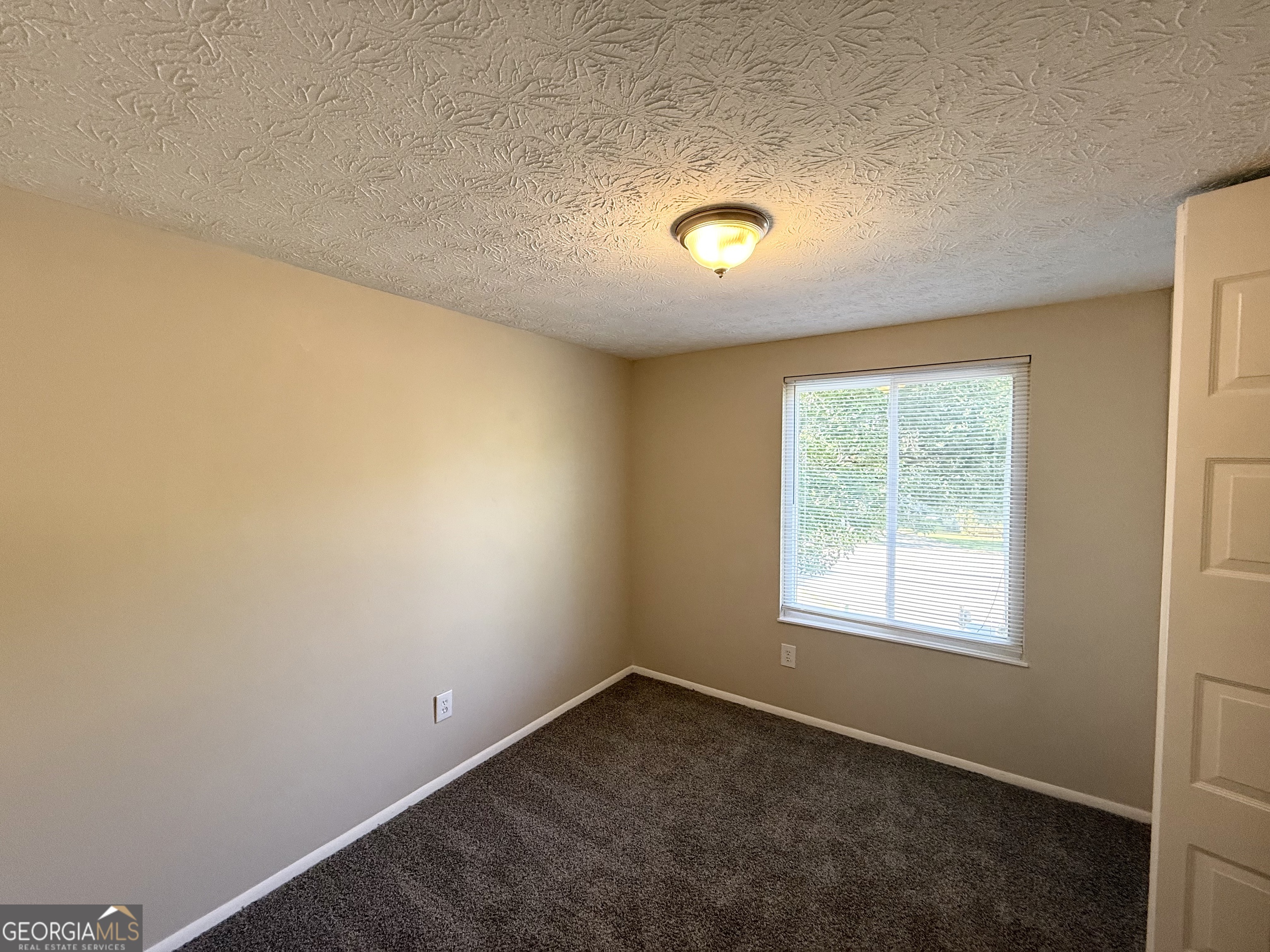 2039 Raintree Place Lithonia, GA 30058 - Photo 6 of 9