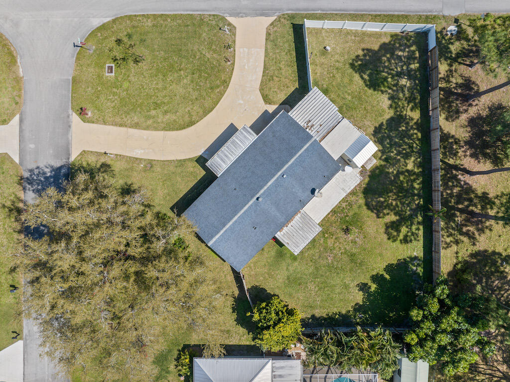 6501 Bayard Road Fort Pierce, FL 34951 - Photo 2 of 37 DJI_20240227132101_0446_D