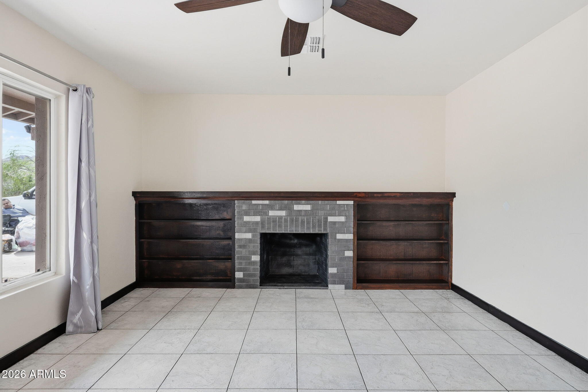 104 West Piedmont Road Phoenix, AZ 85041 - Photo 8 of 29 014_ListerPros