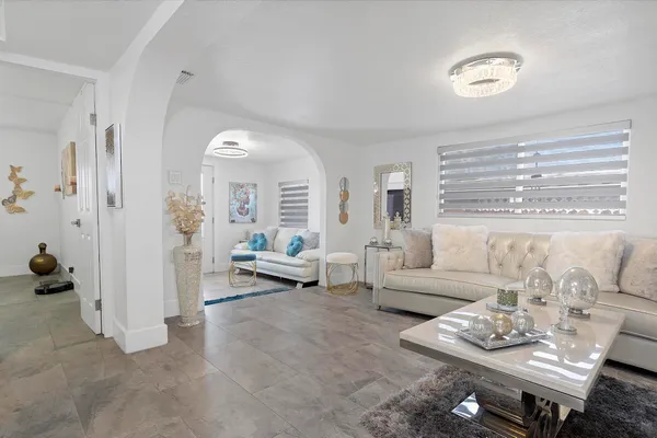 $230,000 | 3205 West 16th Avenue, Hialeah, FL 33012