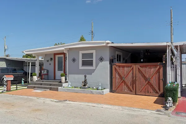 $230,000 | 3205 West 16th Avenue, Hialeah, FL 33012