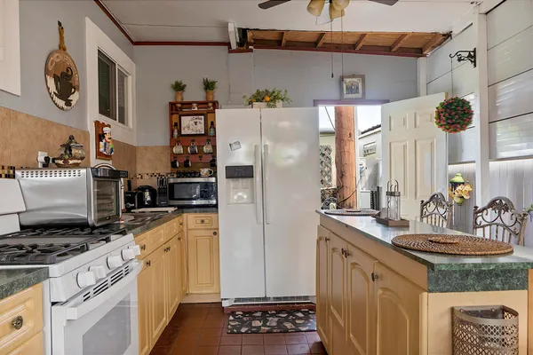 $230,000 | 3205 West 16th Avenue, Hialeah, FL 33012